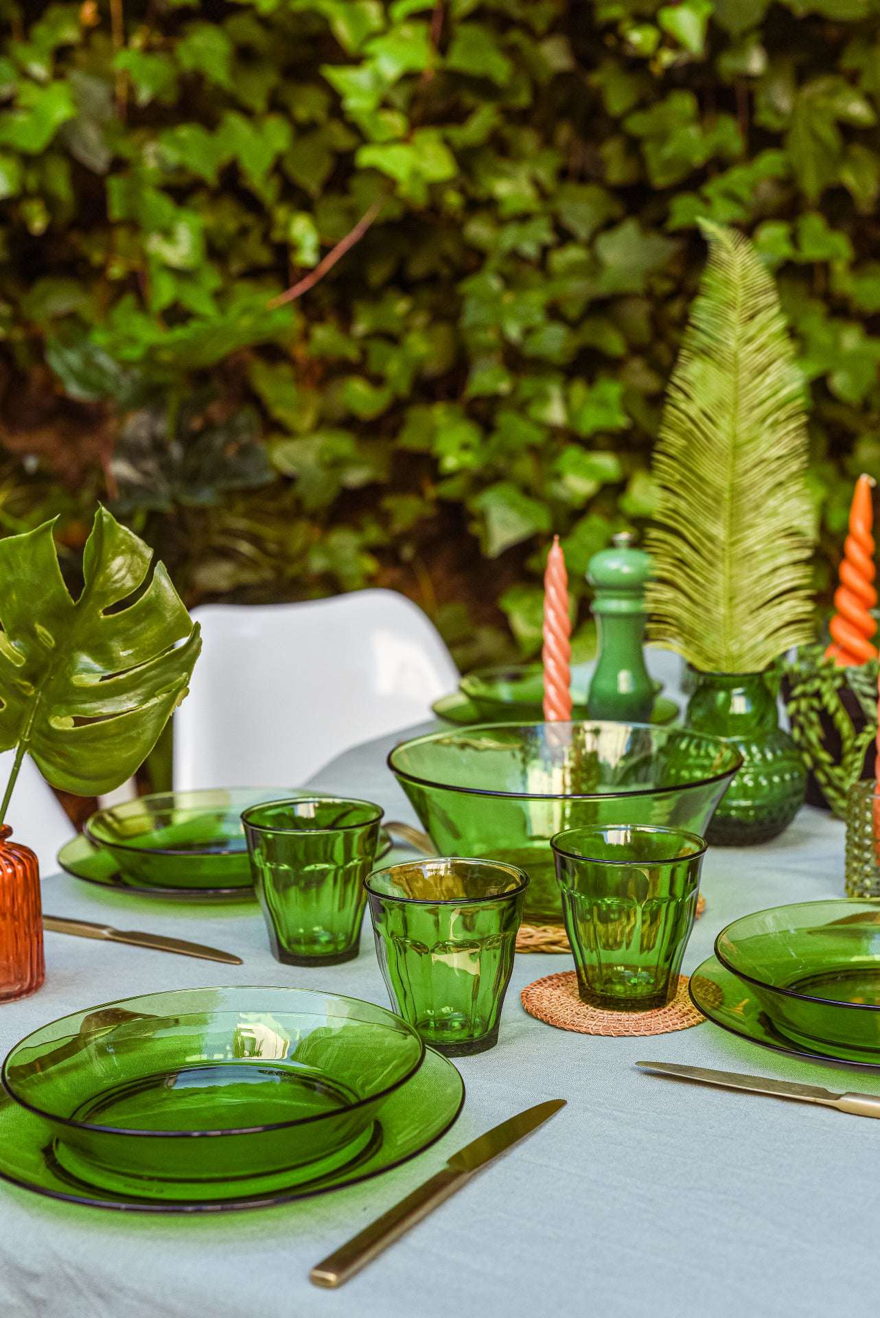 Lys Green Glass Dinner Plate 9.25" - Set of 6 - Image 4