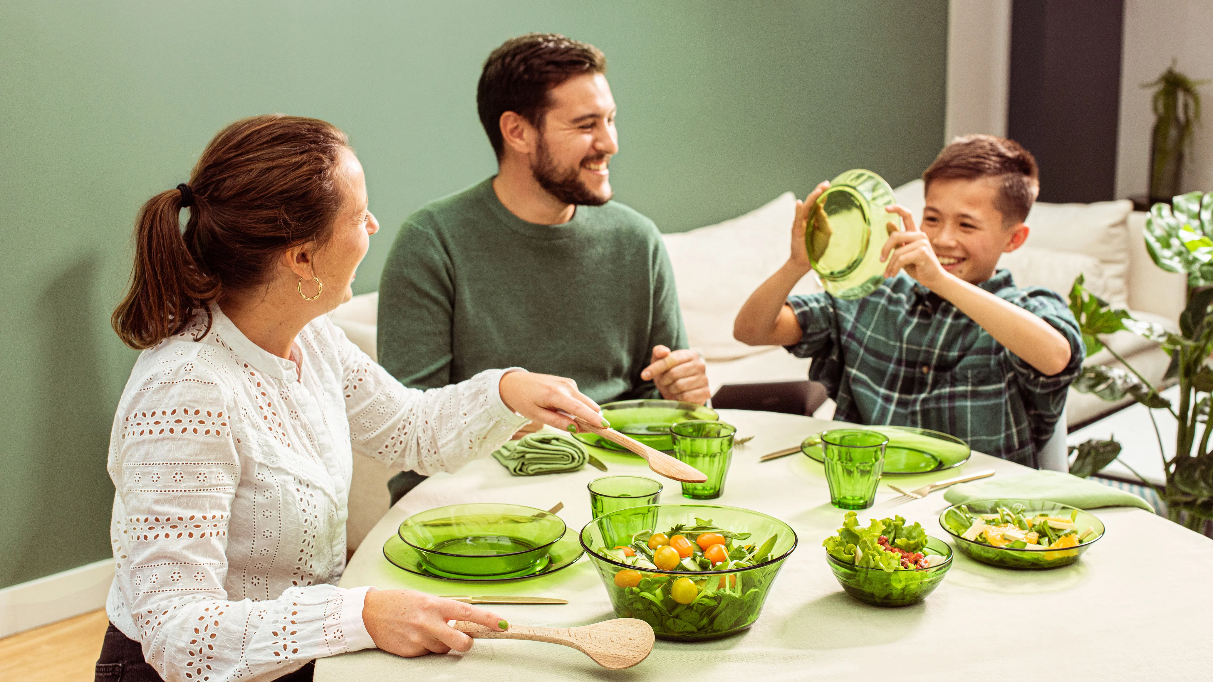 Lys Green Glass Serving Bowl 9" - Set of 6 - Image 3
